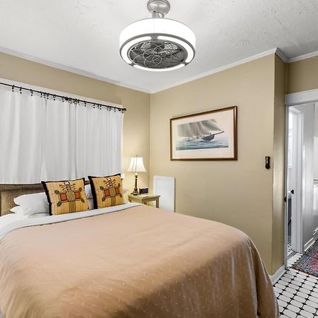 Charming 1923 Cottage At Erehwon Retreat Tampa Exterior foto