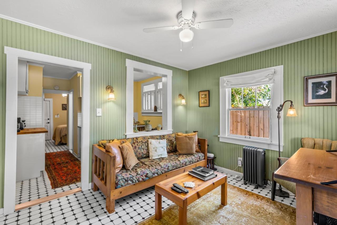 Charming 1923 Cottage At Erehwon Retreat Tampa Exterior foto