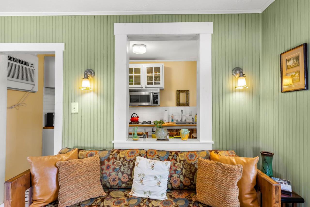 Charming 1923 Cottage At Erehwon Retreat Tampa Exterior foto