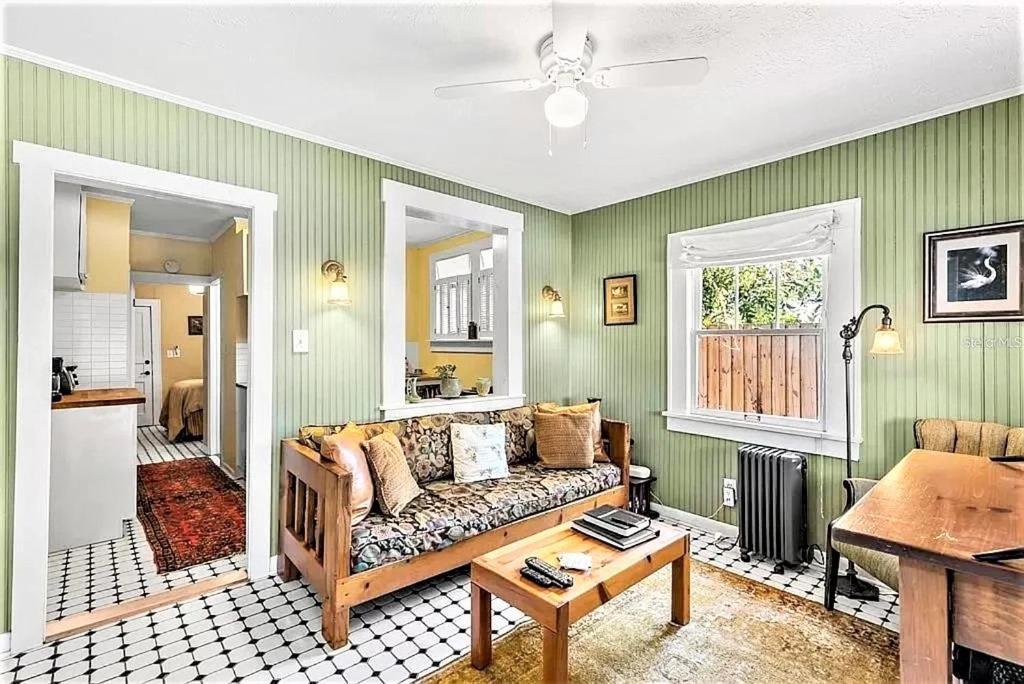 Charming 1923 Cottage At Erehwon Retreat Tampa Exterior foto